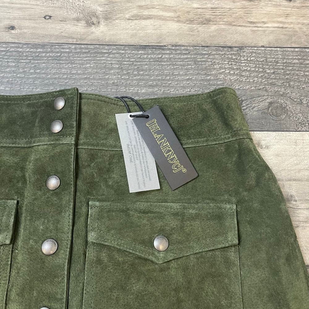 Blank NYC Sun Valley Suede Mini Skirt 31 UK 16 Green Leather Pockets BNWT - Picture 4 of 12